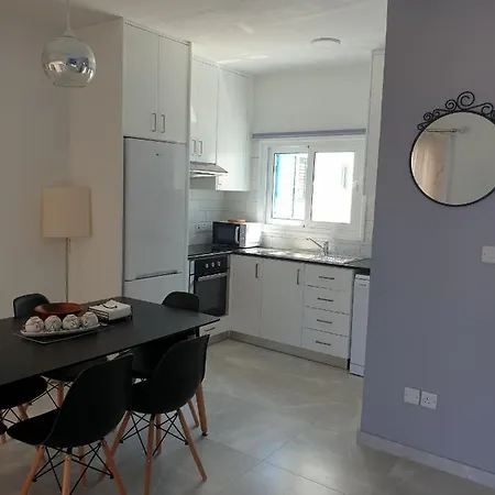 公寓 Ikaria Village Maisonette 12 Paphos