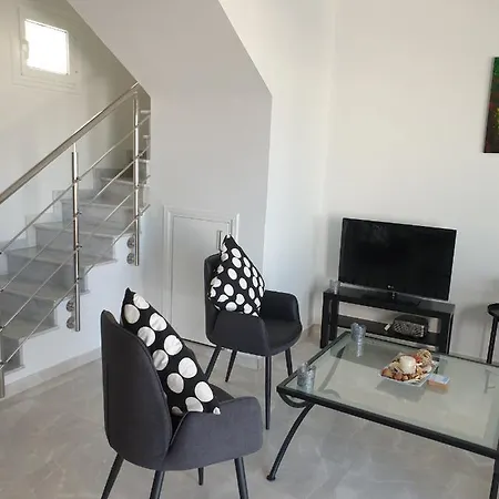 Ikaria Village Maisonette 12 公寓